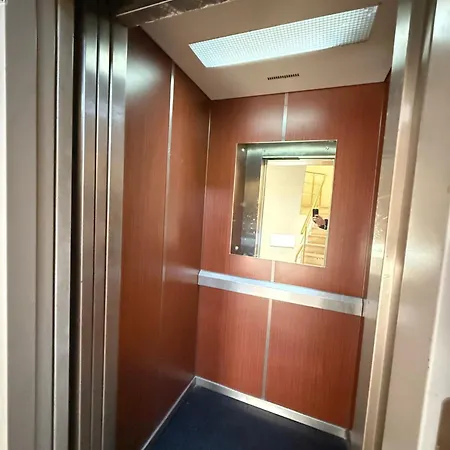 Centre Lions Gate 1 Apartman