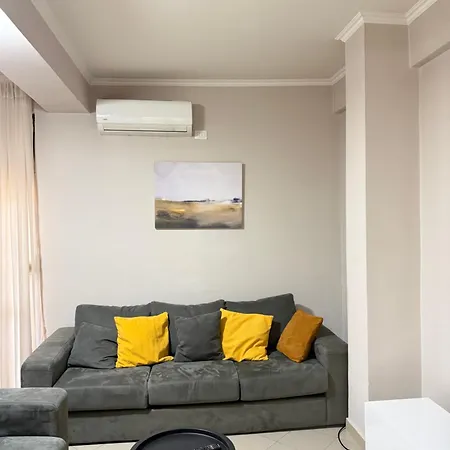 Centre Lions Gate 1 Apartman *