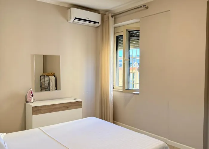 Centre Lions Gate 1 Appartamento Tirana